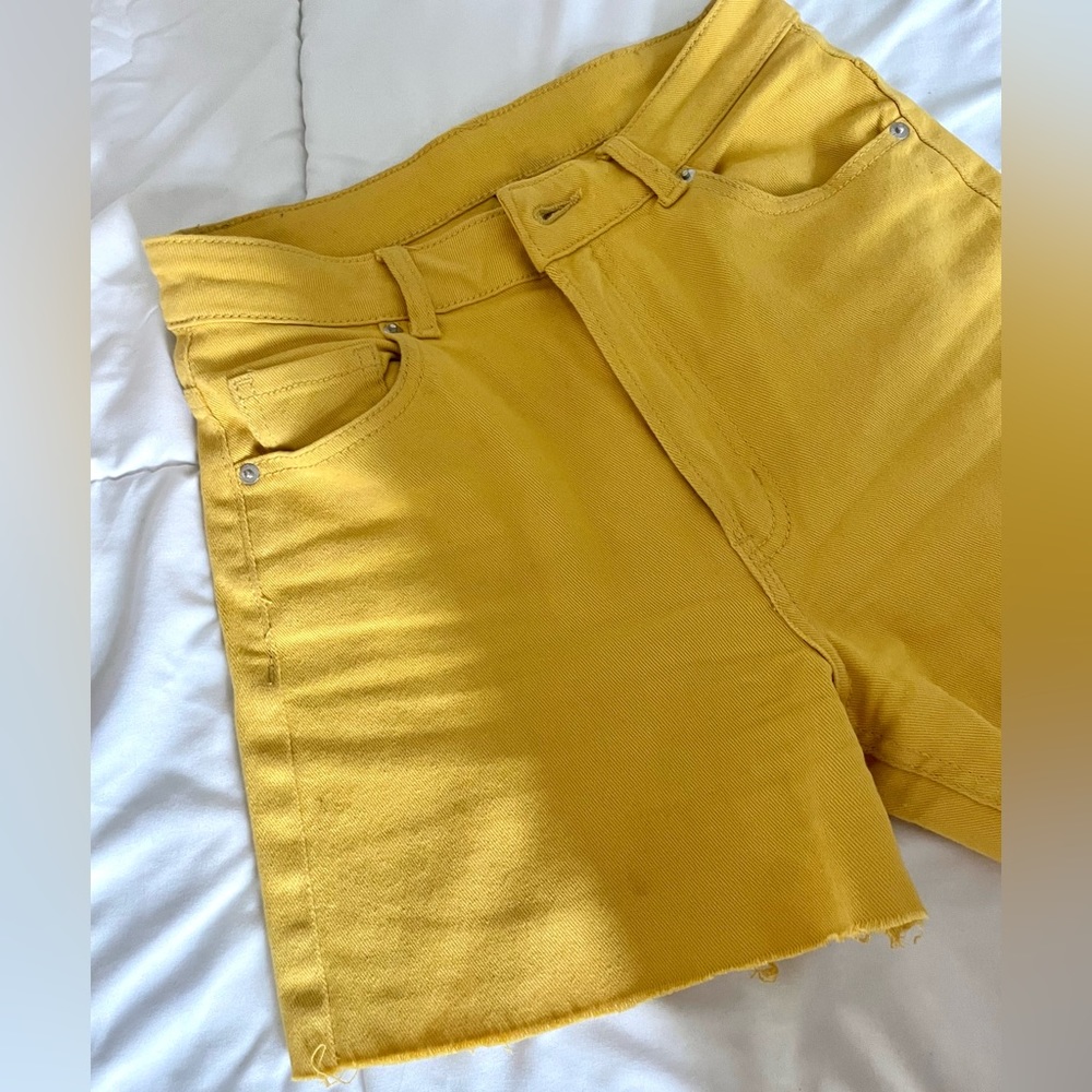 s (4) h&m yellow jean shorts